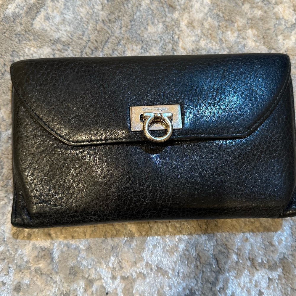 Ferragamo Wallet Good Condition
